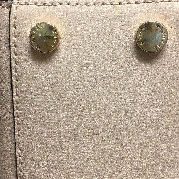 Michael Kors Ellis Studded Crossbody Bag🌸🌷🌸 - Picture 12 of 14